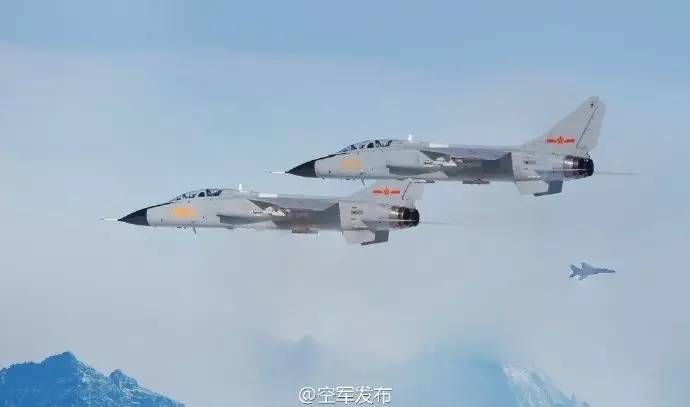 開掛吧，中國空軍！