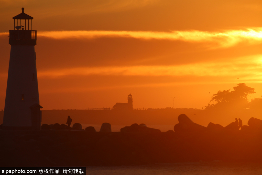 一切都與大海有關(guān) 沖浪攝影師獨(dú)特視角展示海洋魅力