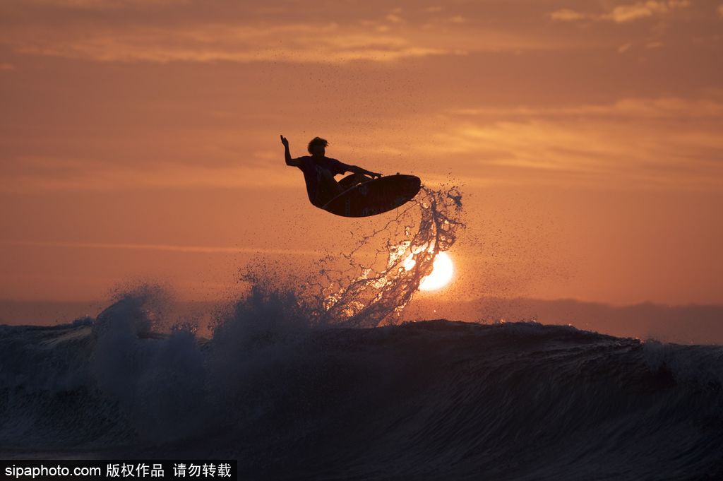 一切都與大海有關(guān) 沖浪攝影師獨(dú)特視角展示海洋魅力