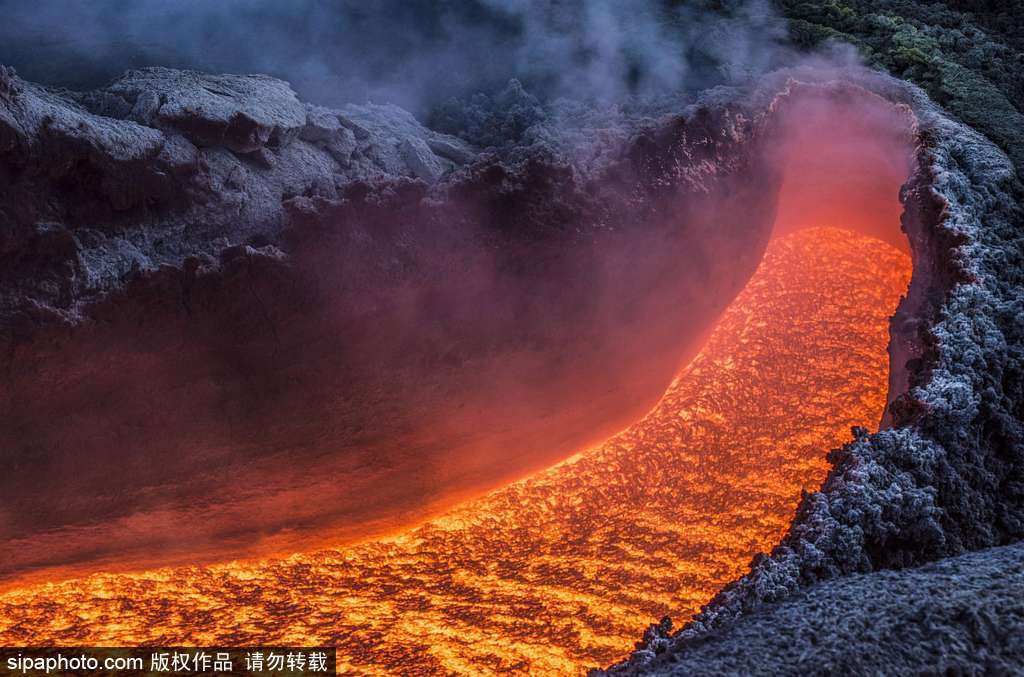 地球異域之美 盤(pán)點(diǎn)火山毀天滅地震撼瞬間