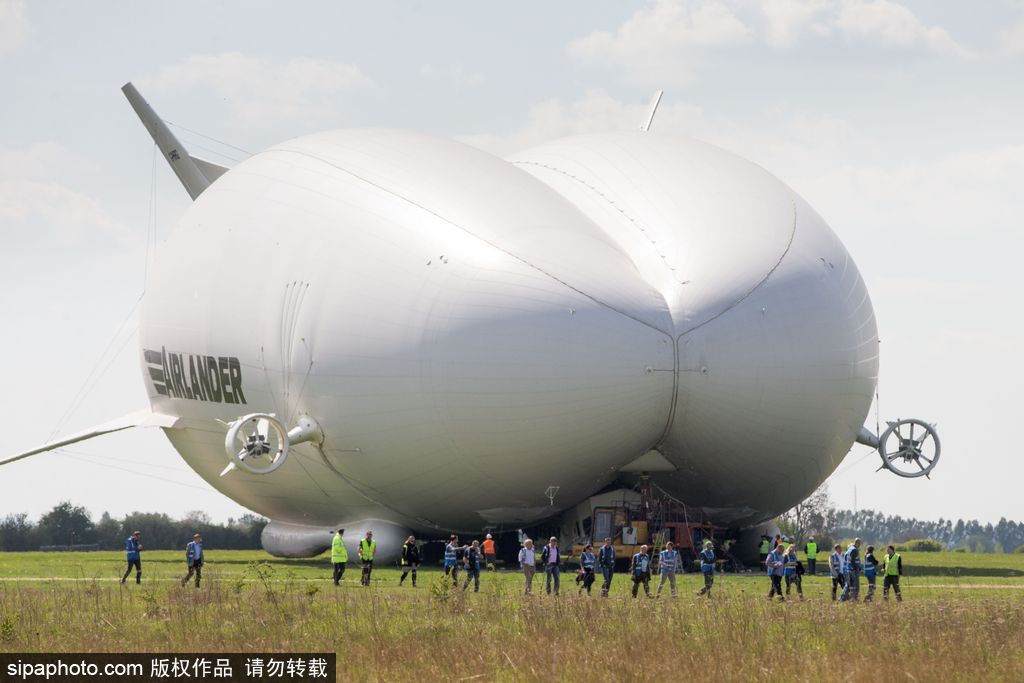 全球最大飛行器Airlander 10準(zhǔn)備起航 再次跳起“電臀舞”