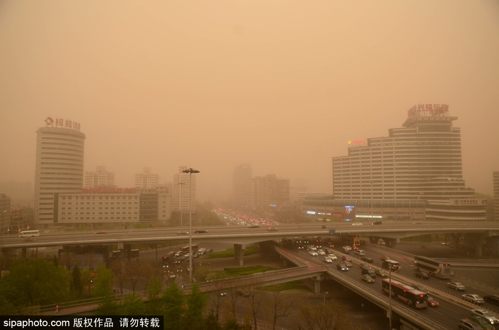 一場風沙侵襲北京 盤點各地沙塵遮天蔽日景象