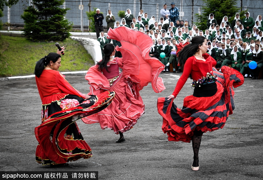 不輸超模！俄羅斯女子監(jiān)獄舉行時(shí)裝秀