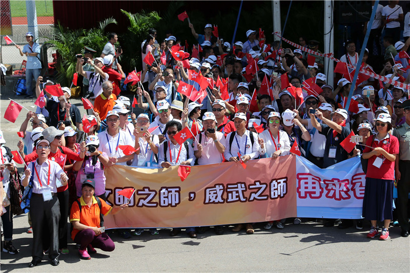 海軍遼寧艦編隊離開香港 香港特區(qū)政府舉行隆重歡送儀式