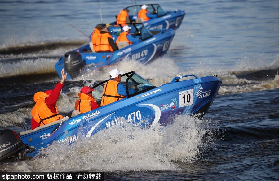 俄羅斯舉行漁船錦標賽 伏爾加河上開展捕魚競技