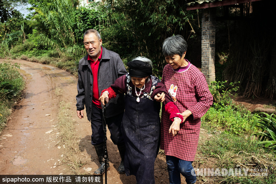 重慶大足：103歲獨居老人的生活