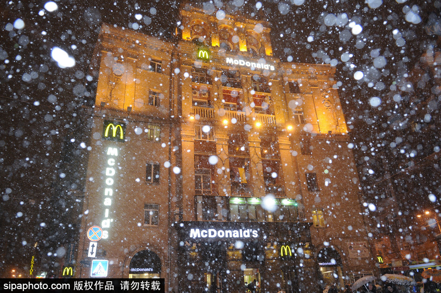 烏克蘭深冬大雪飄零 似童話(huà)世界