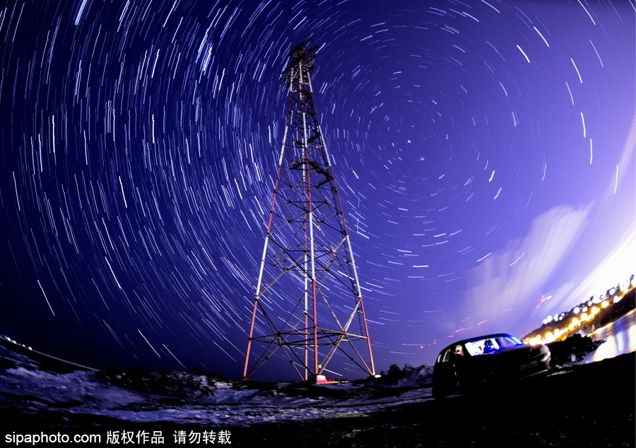 俄羅斯海參崴上空現(xiàn)雙子座流星雨 盛大壯觀宛如仙境