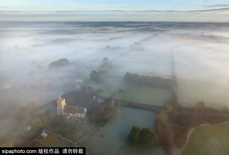 英國(guó)劉易斯鄉(xiāng)村美景 迷霧蒙蒙如夢(mèng)如幻