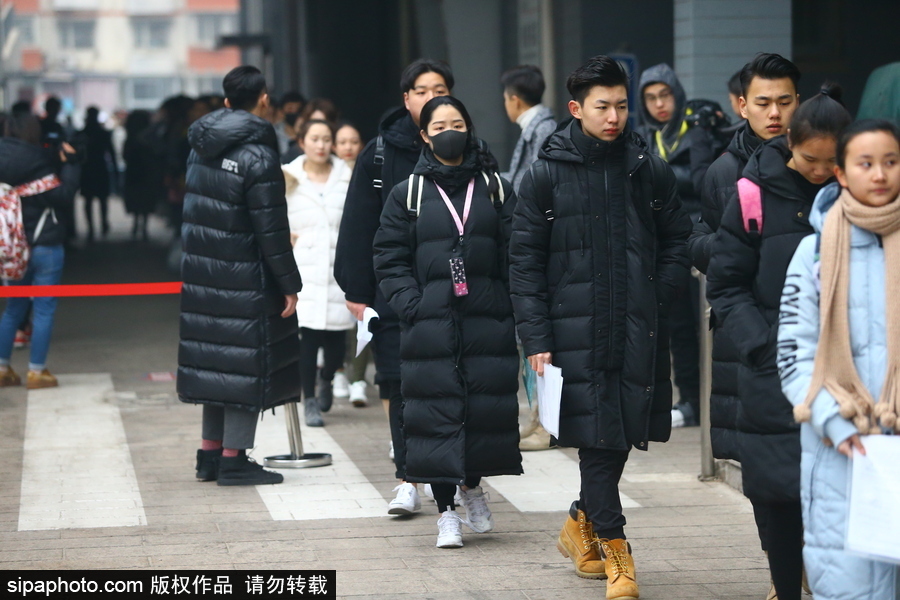 北京電影學(xué)院2018年藝考初試開考 表演學(xué)院帥哥美女云集