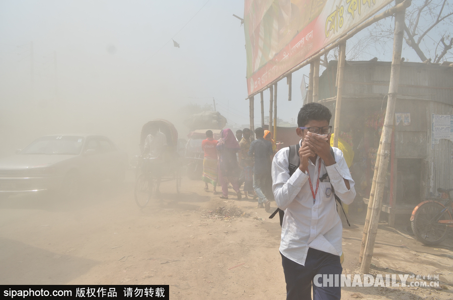 呼吸困難！孟加拉國達(dá)卡街頭塵土飛揚粉塵污染嚴(yán)重