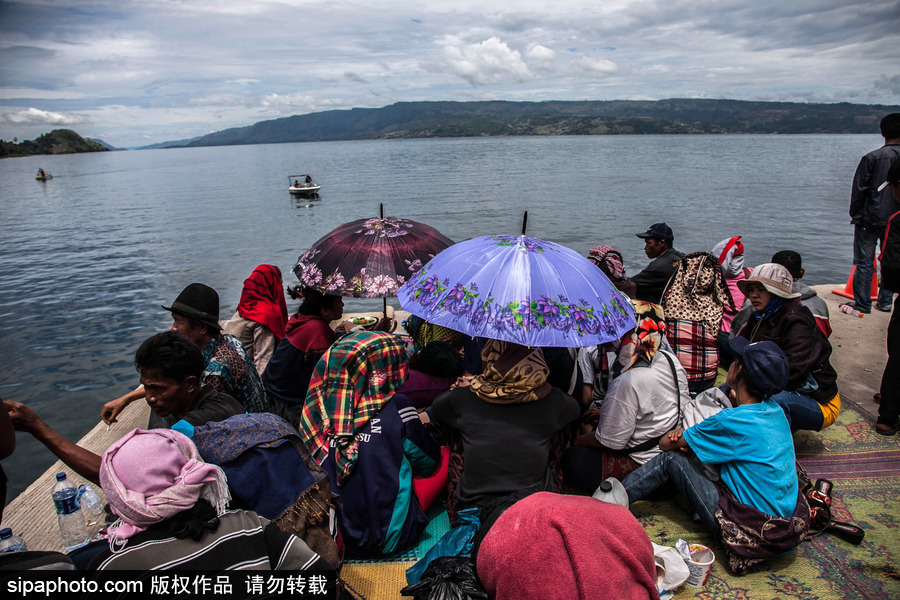 印尼一超載客船沉沒(méi) 超百人下落不明