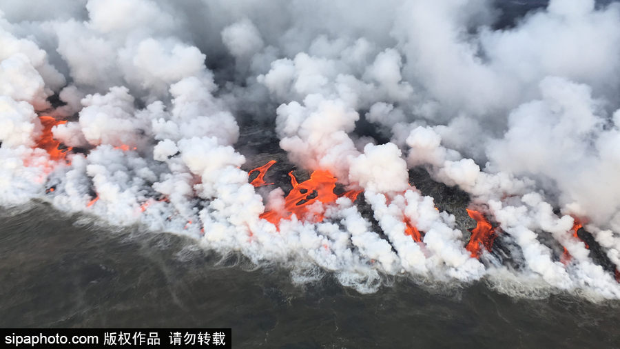 美國基拉韋厄火山持續(xù)活躍 巖漿流動似火龍