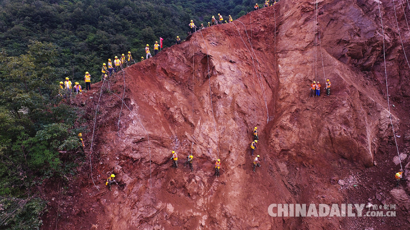 寶成鐵路水害區(qū)段搶險工作仍在緊張進行