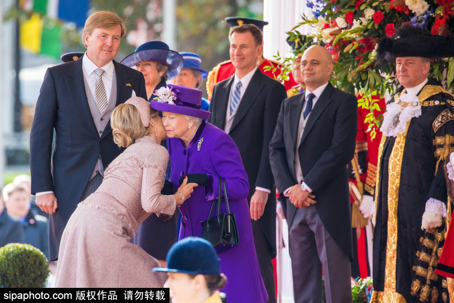 荷蘭國王攜王后對英國倫敦進行國事訪問 英國女王出席歡迎儀式